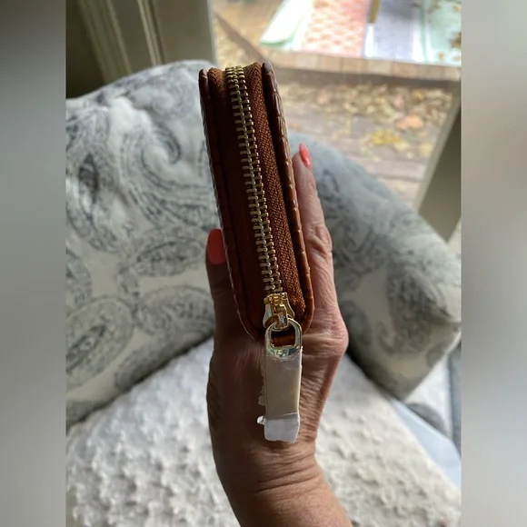 SALE! Vegan Leather, Alligator print Wallet and Handbag - Picture 16 of 16